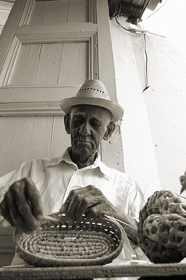 autor: Stefano Levi
t&iacute;tulo: El viejo de la Canchanchara