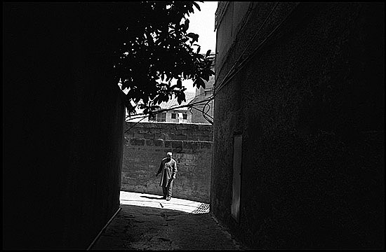 autor: Patrick Tombelle
t&iacute;tulo: Arabic neighbourhood, Nazareth