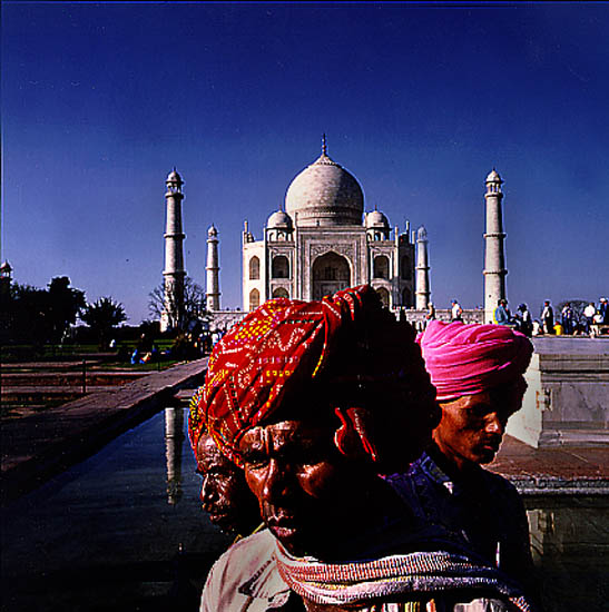 author: Cláudio Edinger
title: Taj Mahal