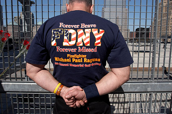 autor: Martin Fuchs
t&iacute;tulo: Four Years Later - 9/11 commemoration