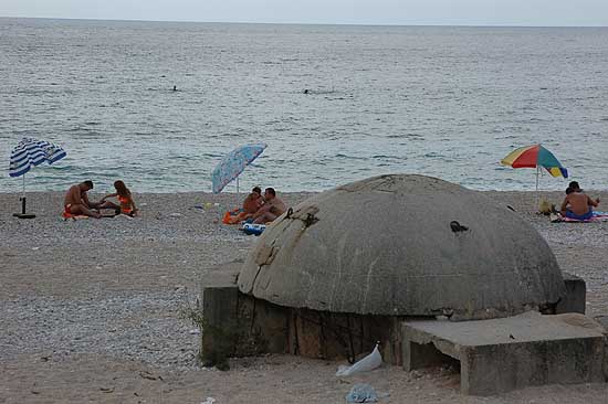 autor : Yves Rousselet                    t&iacute;tulo: Cette permanence de la forme ...