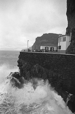 author: João Varela
title: Escarpas