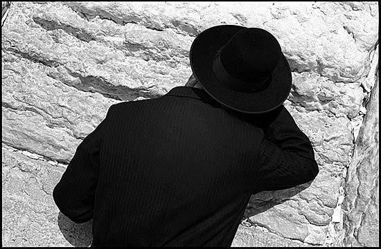autor: Patrick Tombelle
t&iacute;tulo: At the Wailing Wall, Jerusalem