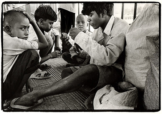autor: Stefan Rohner
t&iacute;tulo: 	New Delhi Train Station 6
