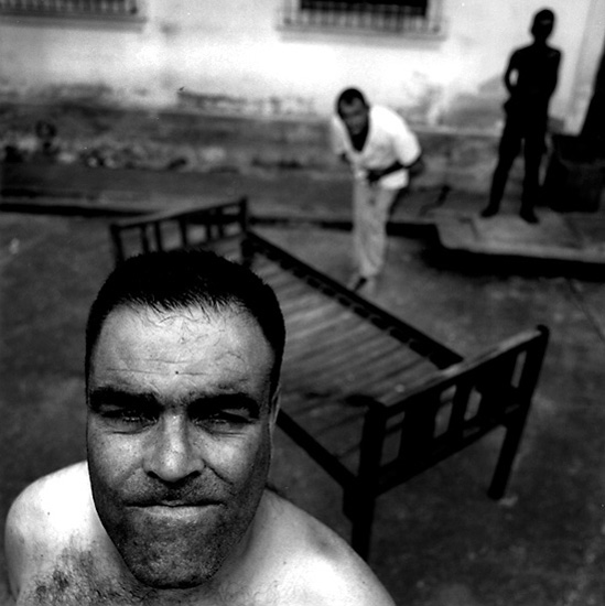 author: Cláudio Edinger
title: Insane Asylum