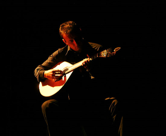 auteur : Mário Pires                    titre: A Naifa