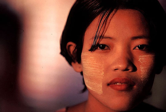 autor: Chad Meacham
t&iacute;tulo: Burmese Girl 2