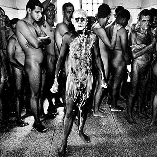 author: Cláudio Edinger
title: Insane Asylum