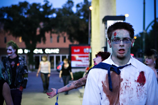 autor: Tanya Plonka
t&iacute;tulo: Zombie Walk