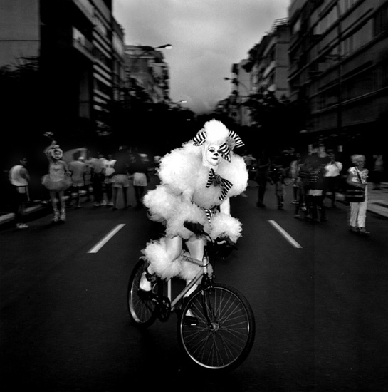 author: Cláudio Edinger
title: Carnaval