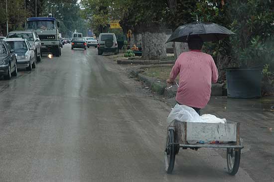 autor: Yves Rousselet
t&iacute;tulo: Protection de fortune contre la pluie
