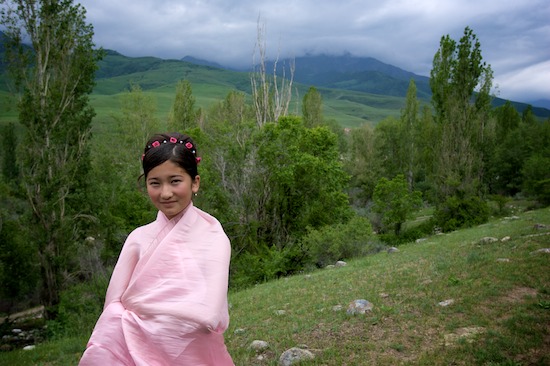 autor: Joost De Raeymaeker
t&iacute;tulo: Wedding party in Ala-Archa