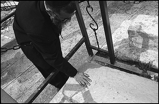 autor: Patrick Tombelle
t&iacute;tulo: Old jewish cemetery, Safet