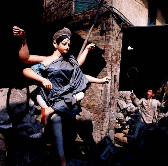 author: Cláudio Edinger
title: Calcutá