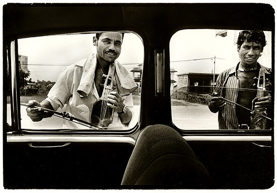 autor: Stefan Rohner
t&iacute;tulo: somewhere between Varanasi & Kathmandu ... 2